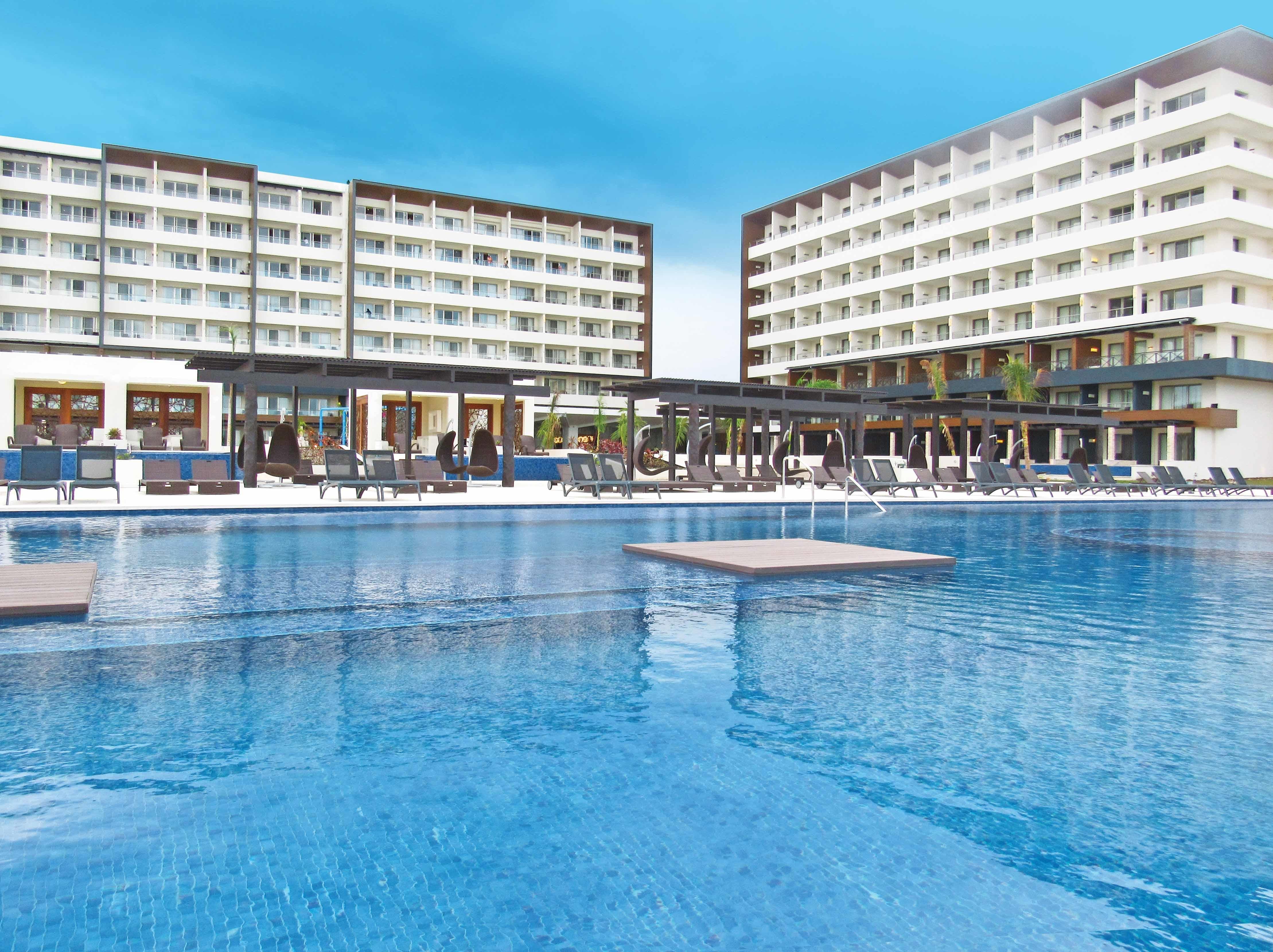 Royalton Blue Waters Montego Bay, An Autograph Collection All-Inclusive Resort Falmouth Exterior photo